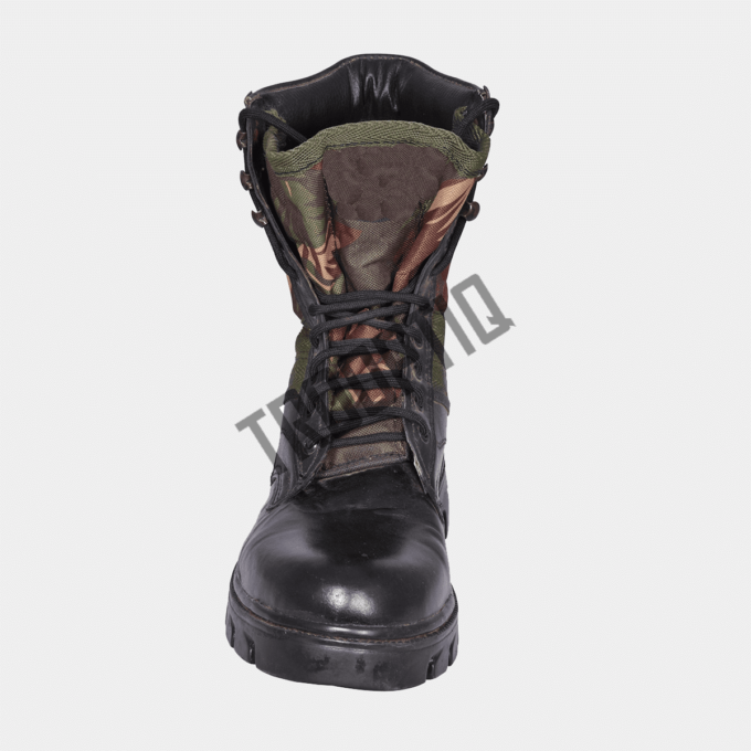 HUNTER BOOT FRONT VIEW