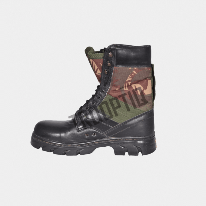 HUNTER BOOT SIDE VIEW